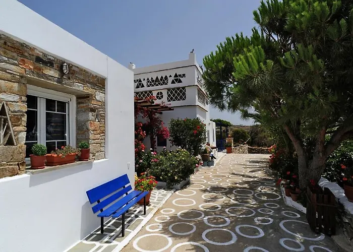 Peristerionas * Tínos