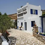 Peristerionas Apartment Tinos
