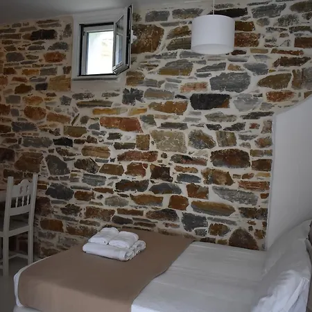Peristerionas Tinos