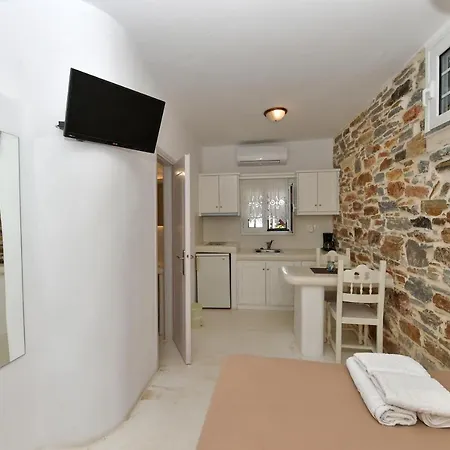 Peristerionas * Tinos