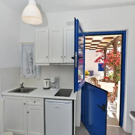 Apartament Peristerionas *